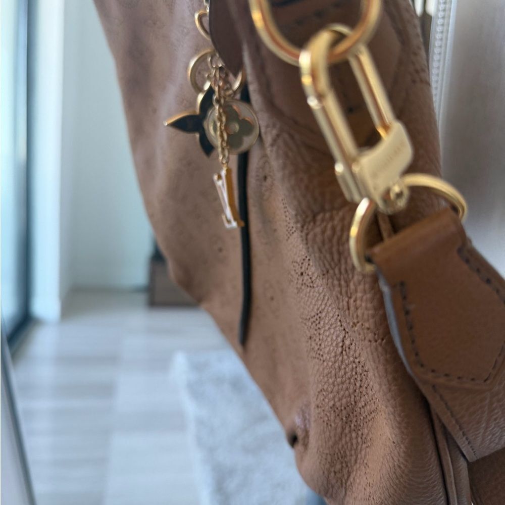 Louis Vuitton Caramel Crossbody Handbag with Bag Charm and Pouchette - Picture 6 of 16